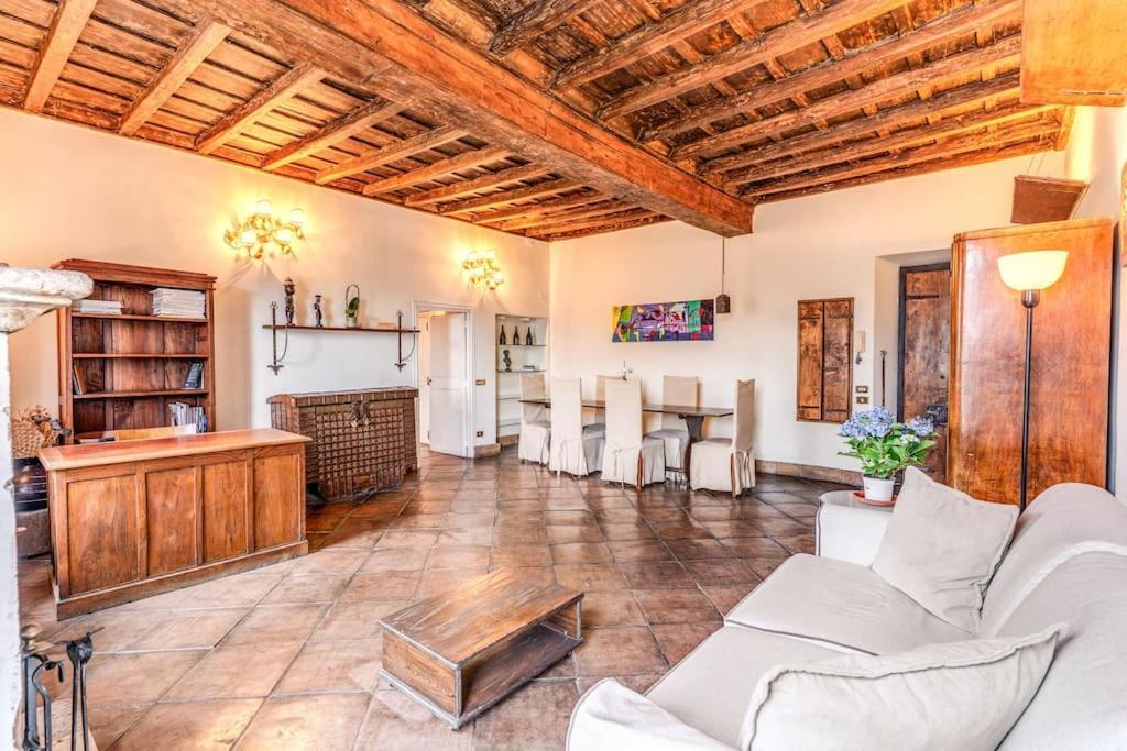Flat With Lovely Views Near Piazza Navona * Rom