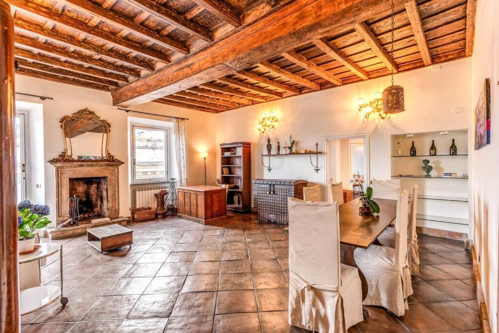 Flat With Lovely Views Near Piazza Navona Rom